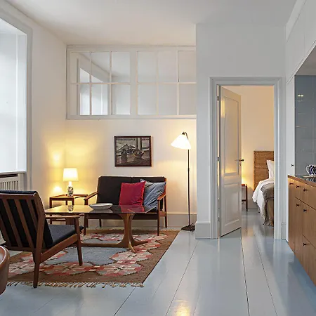 Kanalhuset Hotel *